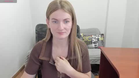 Snapshot of sweet_melody_of_ur_heart chatting on 07/30/26, 06:23 Mila online show from 07/30/26, 06:23