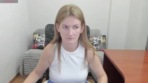 Snapshot of sweet_melody_of_ur_heart chatting on 08/09/26, 02:33 Mila online show from 08/09/26, 02:33