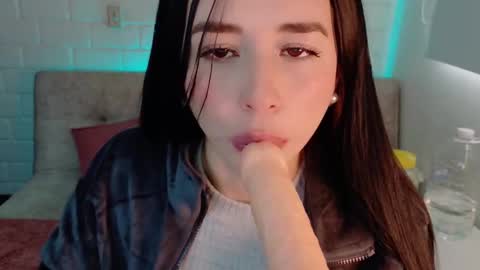 Snapshot of sweet_miaa24 chatting on 09/16/25, 08:43 Sweet Mia online show from 09/16/25, 08:43