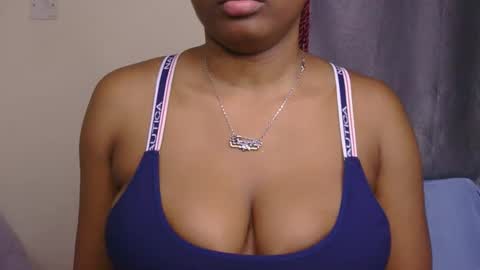 Snapshot of sweet_miah12 chatting on 05/24/26, 05:01 Queen debby online show from 05/24/26, 05:01