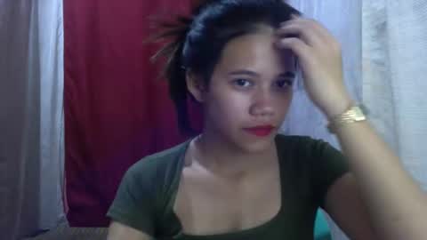 Snapshot of sweet_milkshake2004 chatting on 10/05/25, 04:11 sweet_milkshake2004 online show from 10/05/25, 04:11