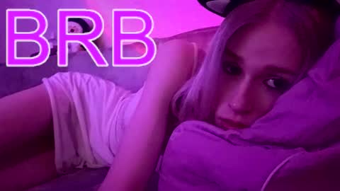 sweet_mol1y online show from 11/24/25, 10:53