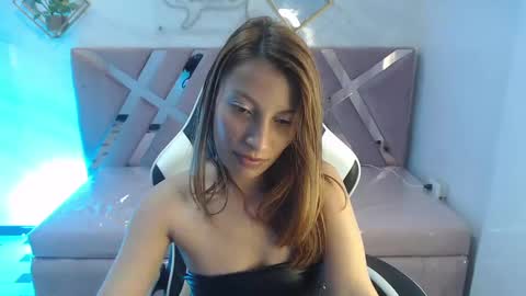 sweet_moon_v_ online show from 10/08/25, 03:15