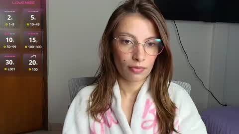 sweet_moon_v_ online show from 06/13/26, 05:11