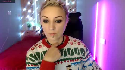 sweet_n_strong online show from 11/13/25, 08:02