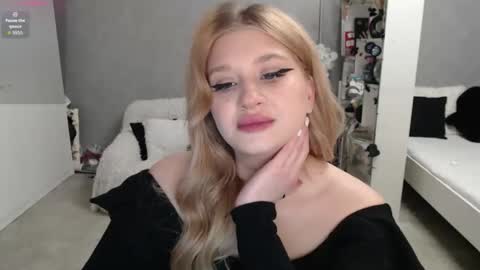 sweet_nicole_333 online show from 03/28/26, 09:20
