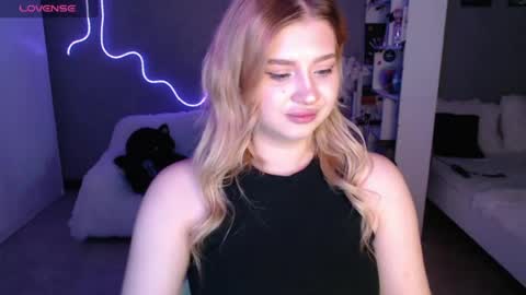 sweet_nicole_333 online show from 06/12/26, 07:51
