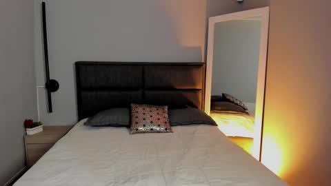 Snapshot of sweet_obsession__ chatting on 02/11/26, 12:43 Sweet Obsession online show from 02/11/26, 12:43