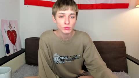 Snapshot of sweet_peach__ chatting on 12/08/24, 10:36 kira online show from 12/08/24, 10:36