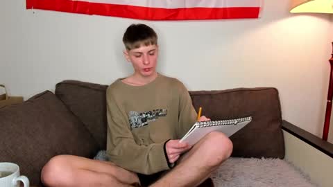 Snapshot of sweet_peach__ chatting on 12/11/24, 10:49 kira online show from 12/11/24, 10:49