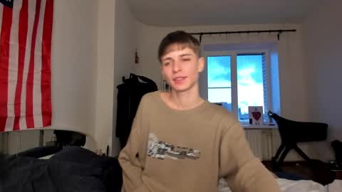 Snapshot of sweet_peach__ chatting on 12/31/24, 01:19 kira online show from 12/31/24, 01:19