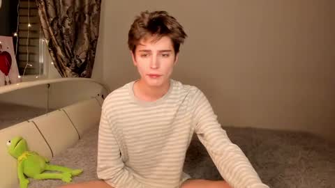 Snapshot of sweet_peach__ chatting on 03/03/25, 07:06 kira online show from 03/03/25, 07:06