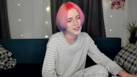 Snapshot of sweet_peach__ chatting on 09/16/25, 10:55 kira online show from 09/16/25, 10:55