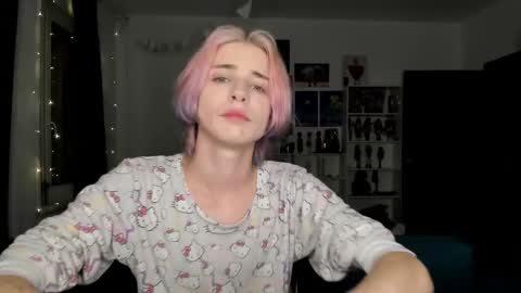 Snapshot of sweet_peach__ chatting on 11/02/25, 07:27 kira online show from 11/02/25, 07:27