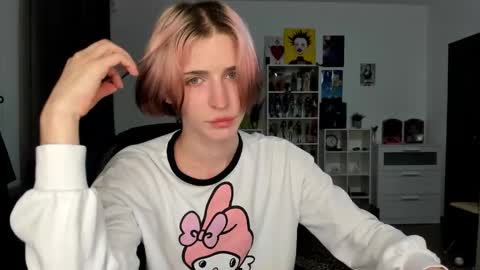 kira online show from 03/11/26, 10:05