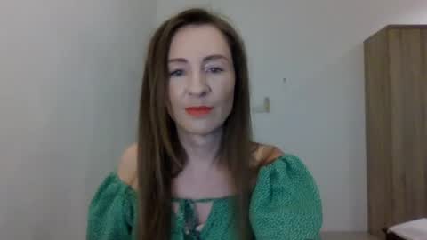 Snapshot of sweet_poeme chatting on 07/08/26, 11:37 sweet_poeme online show from 07/08/26, 11:37