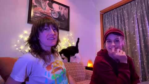 Snapshot of sweet_ramona chatting on 12/17/25, 02:06 Ramona online show from 12/17/25, 02:06