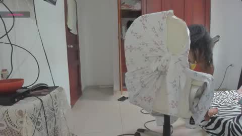 sweet_robyn online show from 10/21/25, 08:20