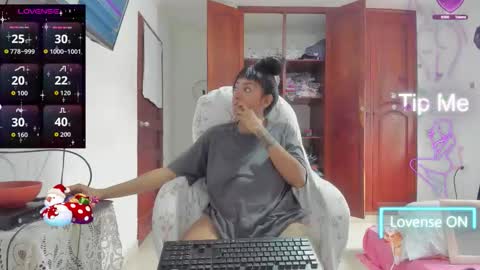 Snapshot of sweet_robyn chatting on 11/21/25, 08:40 sweet_robyn online show from 11/21/25, 08:40