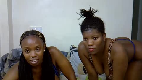 Elina online show from 11/22/25, 02:54