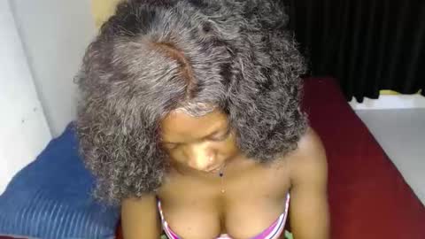 ellanah Tracie online show from 11/26/25, 12:44