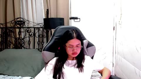 Leah online show from 12/20/25, 08:21