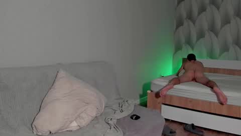 sweet_smith8 online show from 10/18/25, 09:04