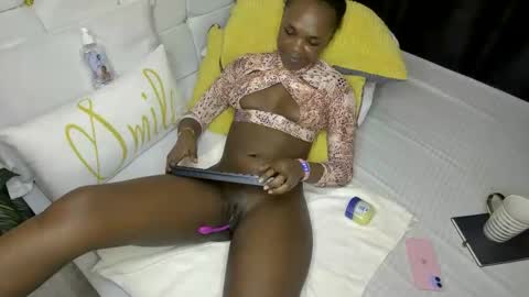 Snapshot of sweet_spoon chatting on 12/19/24, 09:17 Nina online show from 12/19/24, 09:17