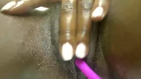 Snapshot of sweet_spoon chatting on 01/24/25, 09:47 Nina online show from 01/24/25, 09:47