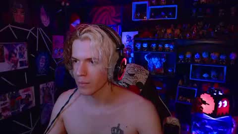 Snapshot of sweet_steve chatting on 03/10/25, 04:17 Matt online show from 03/10/25, 04:17