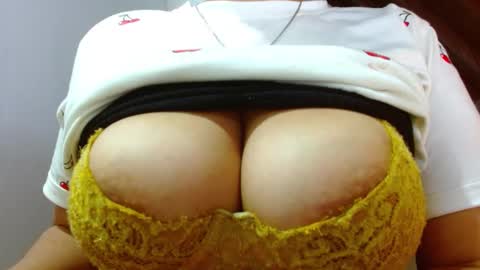 Snapshot of sweet_tammyy chatting on 03/08/25, 11:07 tammy IG stammy 36 online show from 03/08/25, 11:07