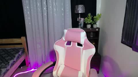 Snapshot of sweet_trishaxx chatting on 01/25/25, 08:53 Trisha online show from 01/25/25, 08:53