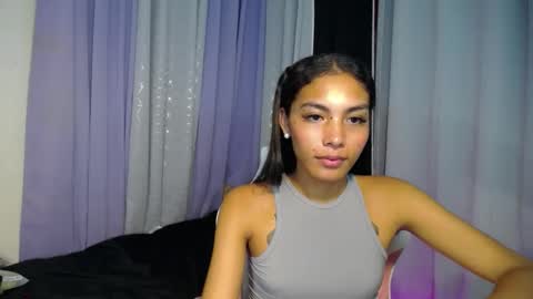 Snapshot of sweet_trishaxx chatting on 02/24/25, 06:27 Trisha online show from 02/24/25, 06:27