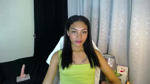 Snapshot of sweet_trishaxx chatting on 09/13/25, 06:40 Trisha online show from 09/13/25, 06:40