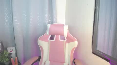 Snapshot of sweet_trishaxx chatting on 09/23/25, 01:30 Trisha online show from 09/23/25, 01:30