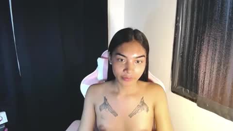 Snapshot of sweet_trishaxx chatting on 10/24/25, 03:30 Trisha online show from 10/24/25, 03:30