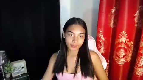 Snapshot of sweet_trishaxx chatting on 10/27/25, 07:07 Trisha online show from 10/27/25, 07:07