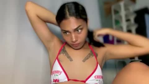 Snapshot of sweet_trishaxx chatting on 04/21/26, 03:13 Trisha online show from 04/21/26, 03:13