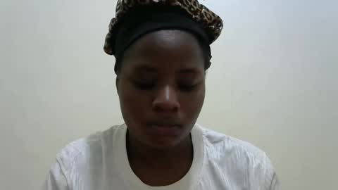 sweet_veebouset online show from 05/26/26, 02:51