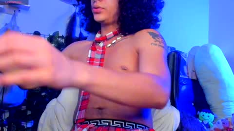 Snapshot of sweet_vond chatting on 01/25/25, 01:21 Steven independent model online show from 01/25/25, 01:21