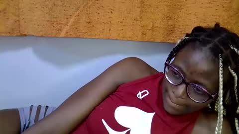 Snapshot of sweet_zarah chatting on 02/15/26, 07:54 sweet_zarah online show from 02/15/26, 07:54
