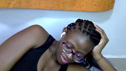 sweet_zarah online show from 03/13/26, 02:18