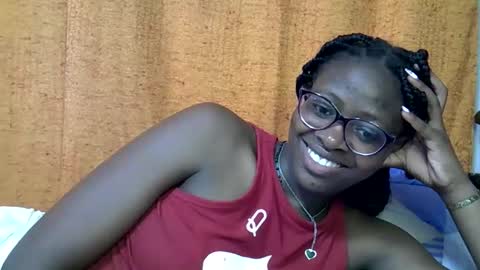 sweet_zarah online show from 04/10/26, 08:19