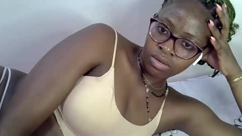 sweet_zarah online show from 05/04/26, 01:07