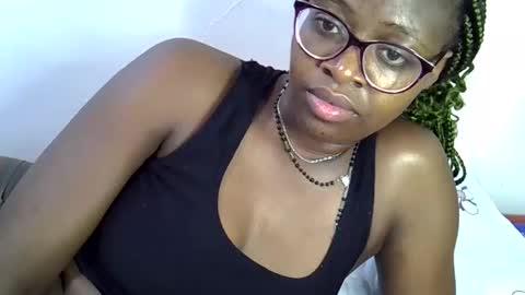 sweet_zarah online show from 05/11/26, 04:04