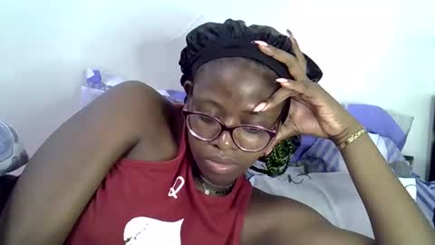 sweet_zarah online show from 05/15/26, 04:14