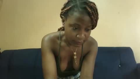 Snapshot of sweet_zella chatting on 05/16/26, 05:37 zellate online show from 05/16/26, 05:37