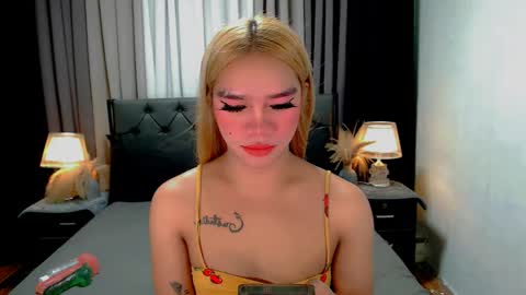 bea takashi  online show from 04/15/26, 09:27