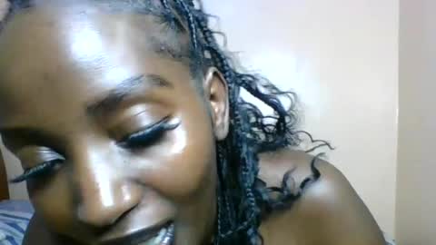 Snapshot of sweet_zuri3 chatting on 06/16/26, 01:03 zuri online show from 06/16/26, 01:03