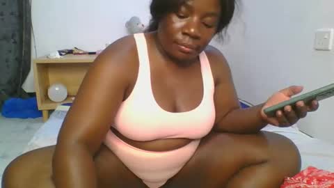 Snapshot of sweetafricangal chatting on 01/18/25, 09:02 NASHA online show from 01/18/25, 09:02